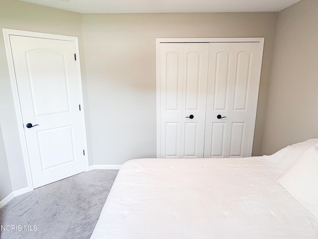 5572 Eagles Landing Drive, Oregon, OH 43616