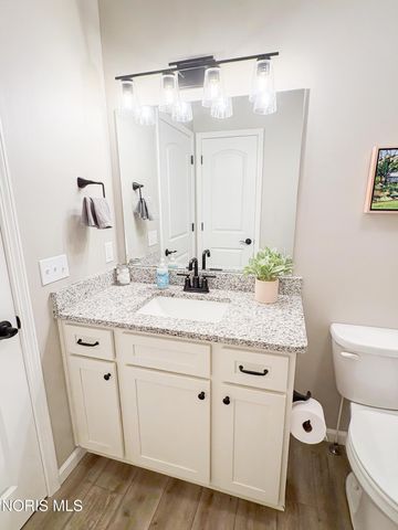 5572 Eagles Landing Drive, Oregon, OH 43616