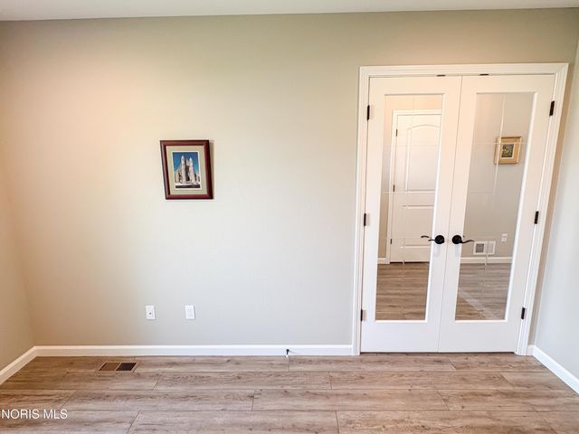 5572 Eagles Landing Drive, Oregon, OH 43616