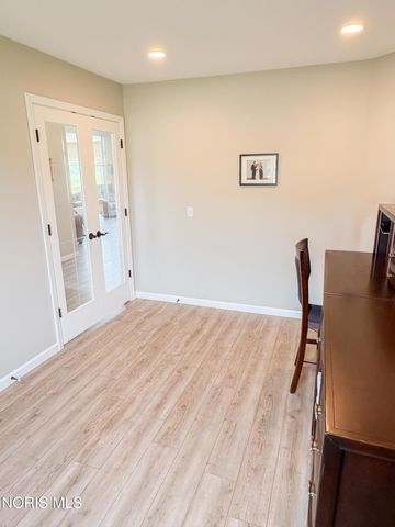 5572 Eagles Landing Drive, Oregon, OH 43616