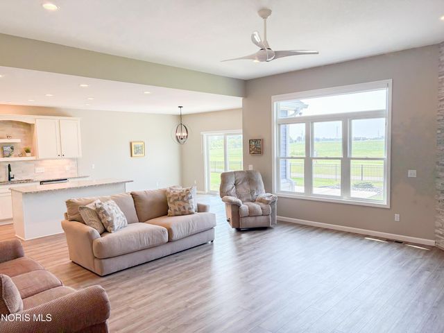 5572 Eagles Landing Drive, Oregon, OH 43616