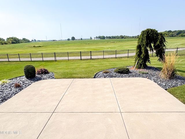 5572 Eagles Landing Drive, Oregon, OH 43616