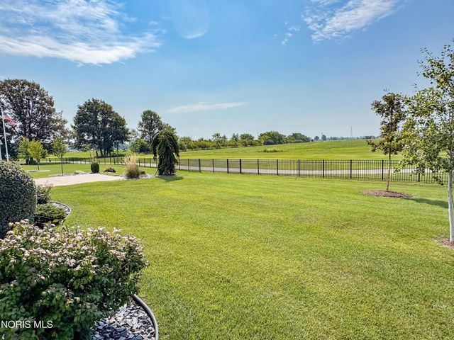 5572 Eagles Landing Drive, Oregon, OH 43616