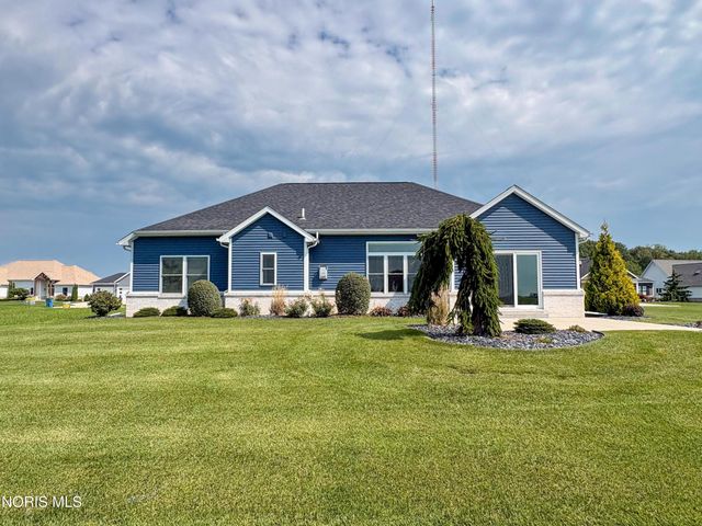 5572 Eagles Landing Drive, Oregon, OH 43616