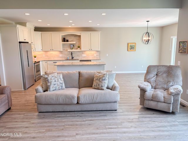 5572 Eagles Landing Drive, Oregon, OH 43616