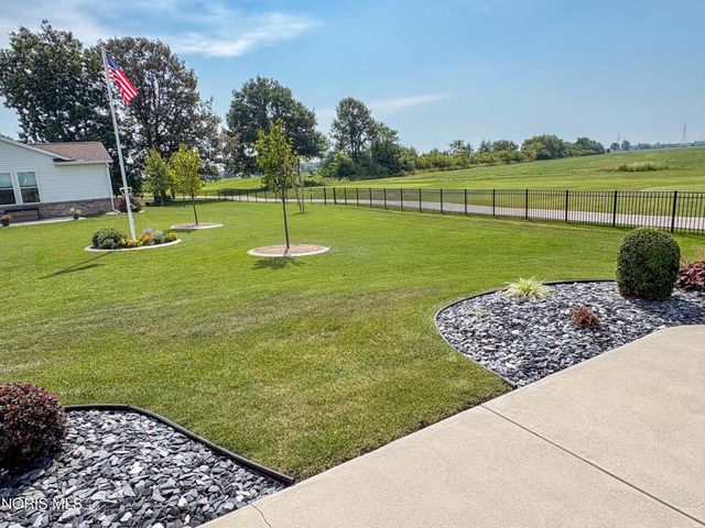 5572 Eagles Landing Drive, Oregon, OH 43616