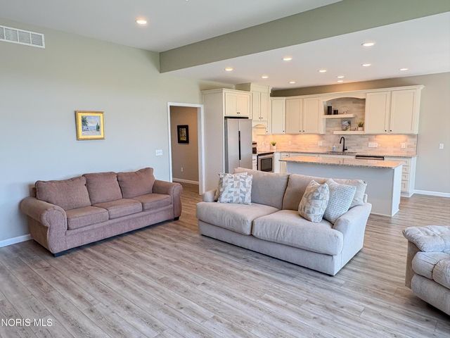 5572 Eagles Landing Drive, Oregon, OH 43616