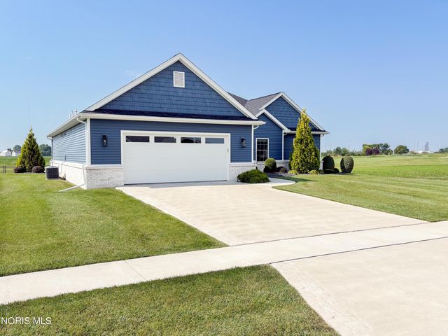 5572 Eagles Landing Drive, Oregon, OH 43616