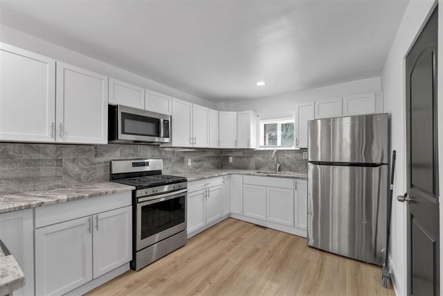 21004 Reimanville Avenue, Ferndale, MI 48220