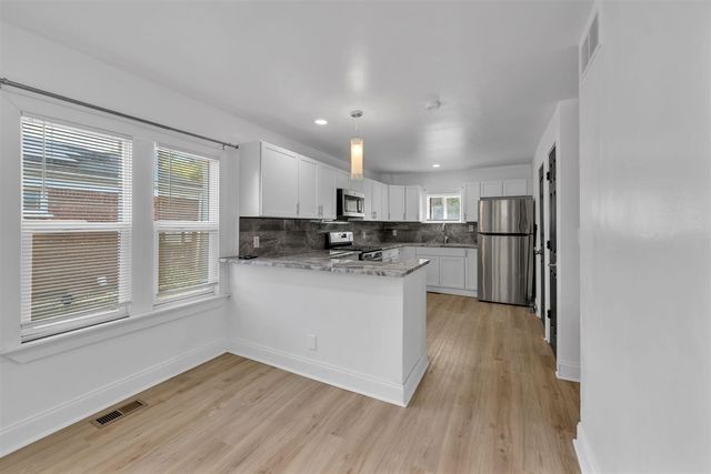 21004 Reimanville Avenue, Ferndale, MI 48220