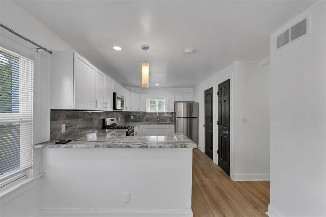 21004 Reimanville Avenue, Ferndale, MI 48220