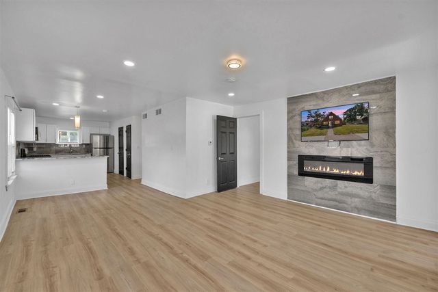 21004 Reimanville Avenue, Ferndale, MI 48220