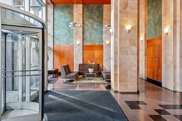 1122 N Clark Street 1403, Chicago, IL 60610