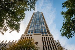 1122 N Clark Street 1403, Chicago, IL 60610