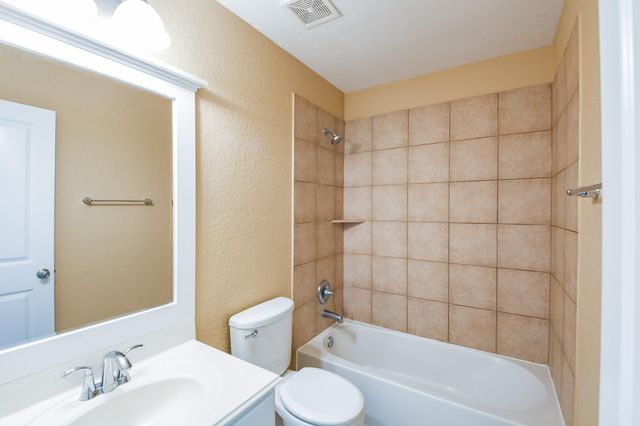 2123 Witham Park Ln Lane, Fresno, TX 77545