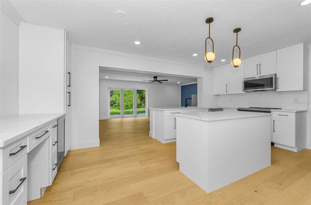 850 RAFAEL BOULEVARD NE, St Petersburg, FL 33704