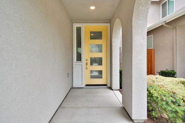 1927 Kelly Lane, Clovis, CA 93611