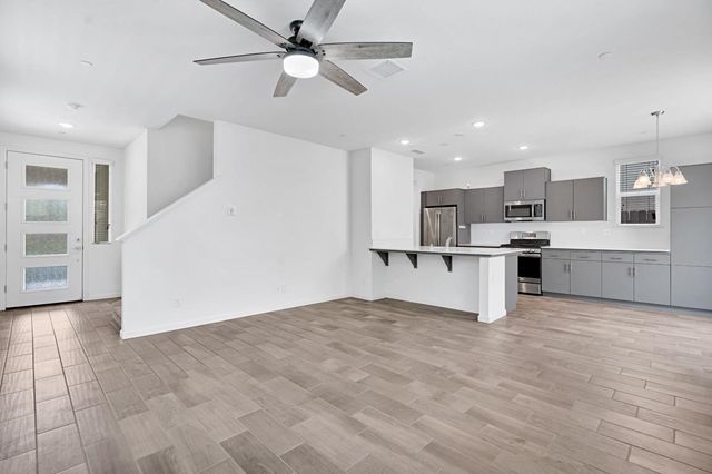 1927 Kelly Lane, Clovis, CA 93611