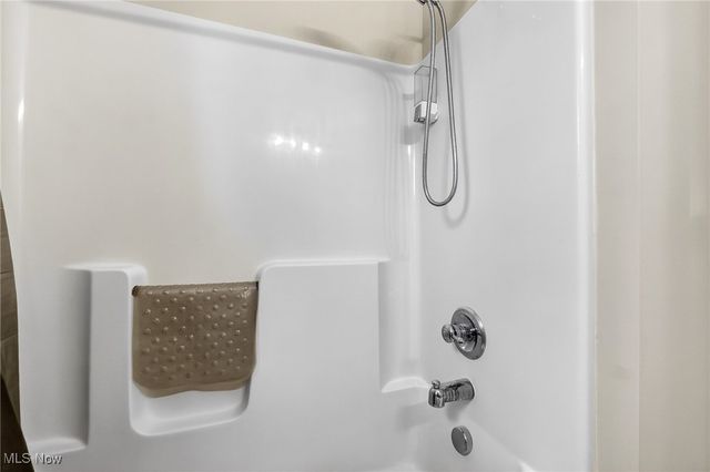 6240 Sparrowhawk Way, Oakwood Village, OH 44146