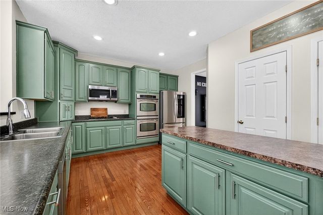 6240 Sparrowhawk Way, Oakwood Village, OH 44146