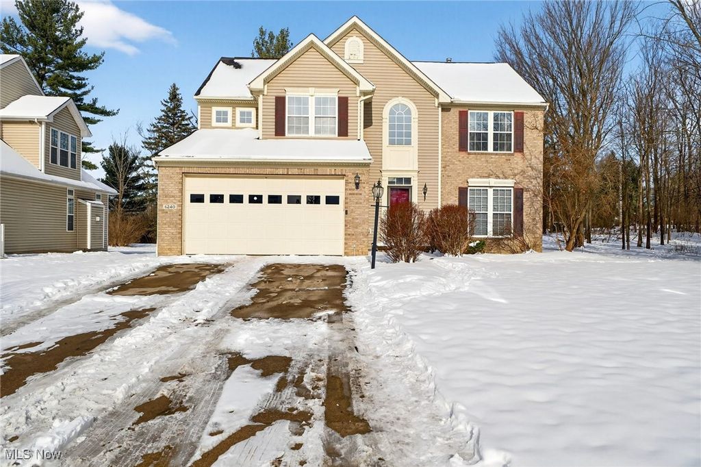 6240 Sparrowhawk Way, Oakwood Village, OH 44146