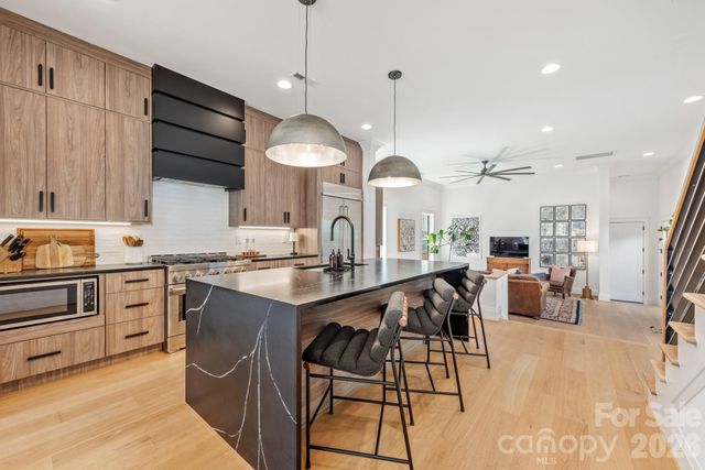 313 Solomon Street, Charlotte, NC 28216