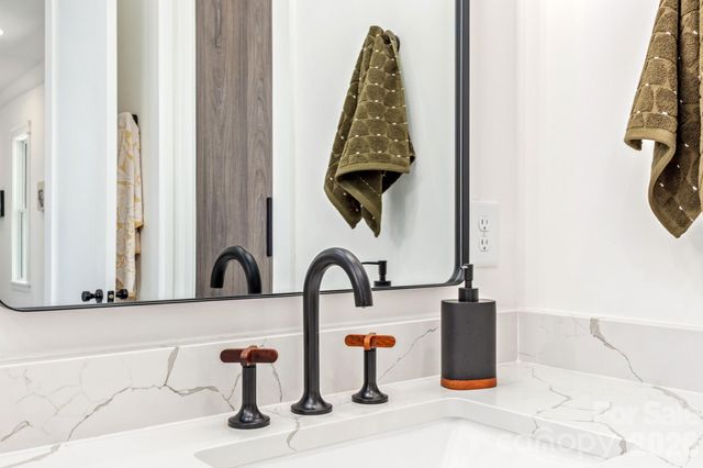 313 Solomon Street, Charlotte, NC 28216