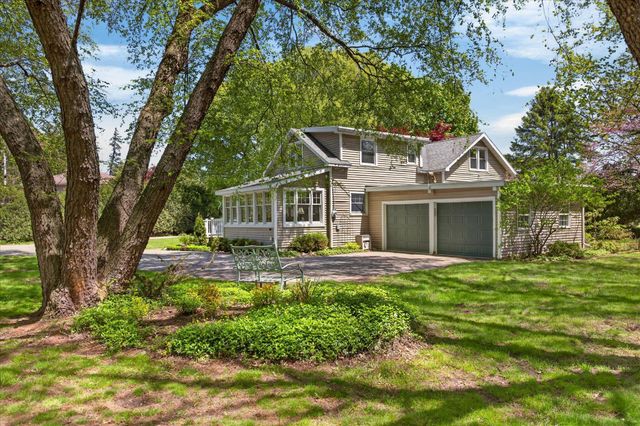 3130 S Lakeshore Drive, St. Joseph, MI 49085