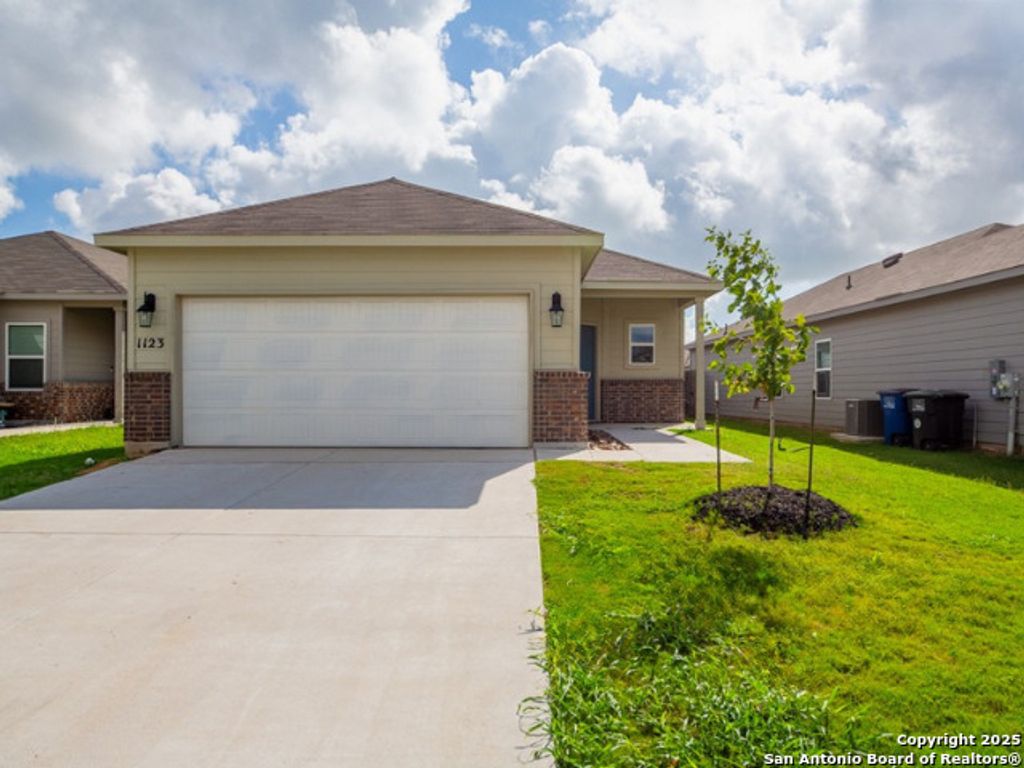 1123 Thea Cove, New Braunfels, TX 78130