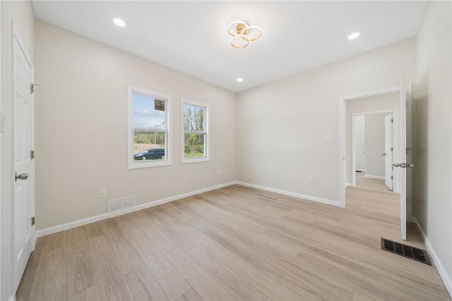 592 McMichael Rd, Robinson Twp, PA 15205