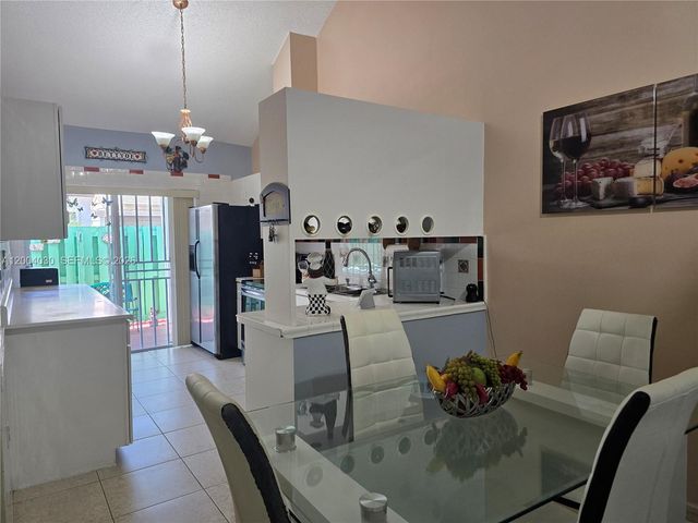 9018 NW 120th St 133, Hialeah Gardens, FL 33018