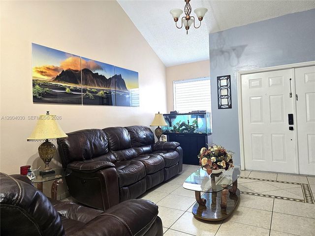 9018 NW 120th St 133, Hialeah Gardens, FL 33018