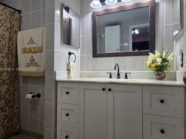 9018 NW 120th St 133, Hialeah Gardens, FL 33018