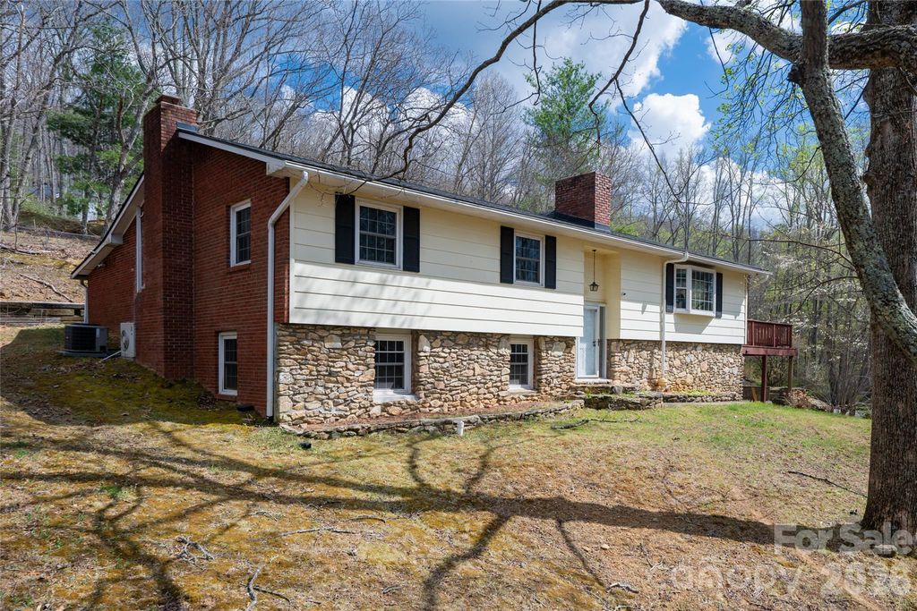 233 Church Road, Fairview, NC 28730