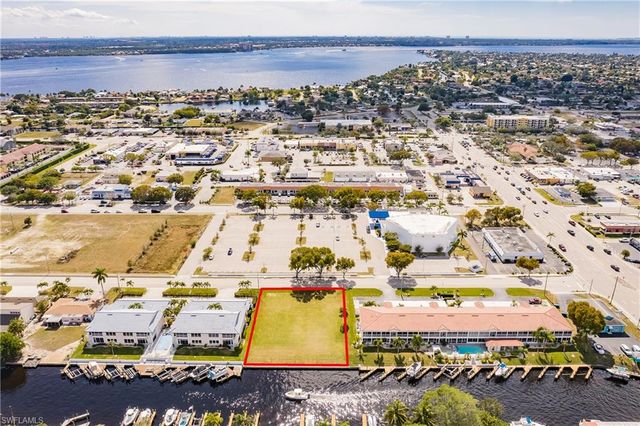 1631 SE 46th LN # 102, Cape Coral, FL 33904