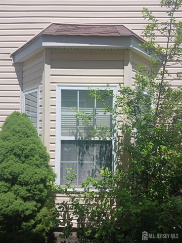 6 Holly Manor Court, Helmetta, NJ 08828