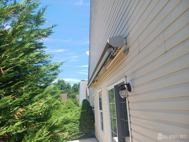 6 Holly Manor Court, Helmetta, NJ 08828