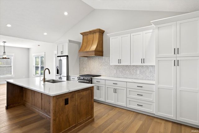 724 E Crestline Drive, Bloomington, IN 47401