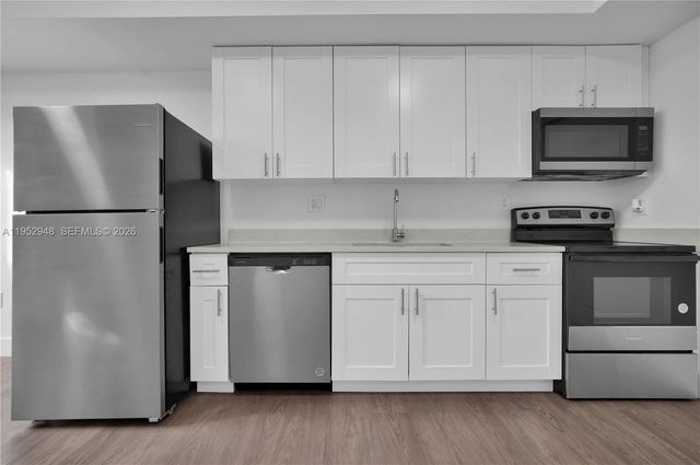 1620 NW 18th St 303, Miami, FL 33125