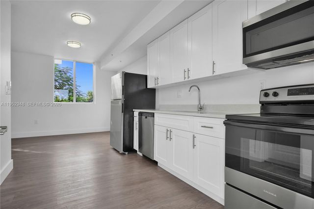 1620 NW 18th St 303, Miami, FL 33125