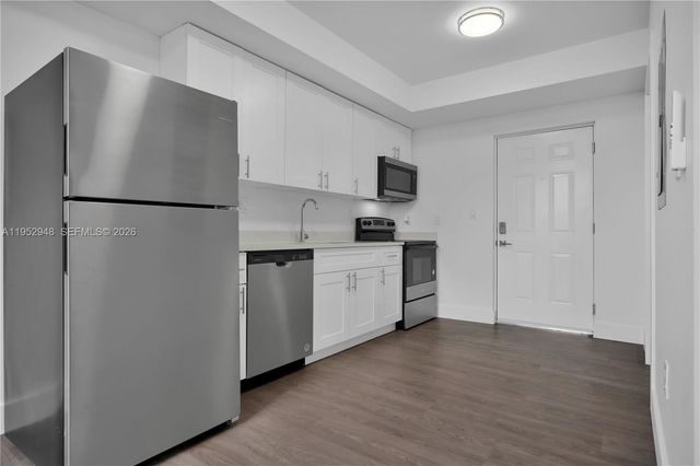 1620 NW 18th St 303, Miami, FL 33125