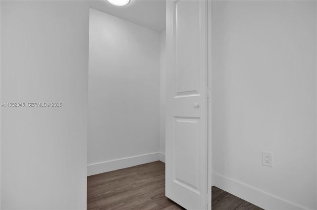 1620 NW 18th St 303, Miami, FL 33125