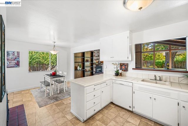40152 Margery Ct, Fremont, CA 94538