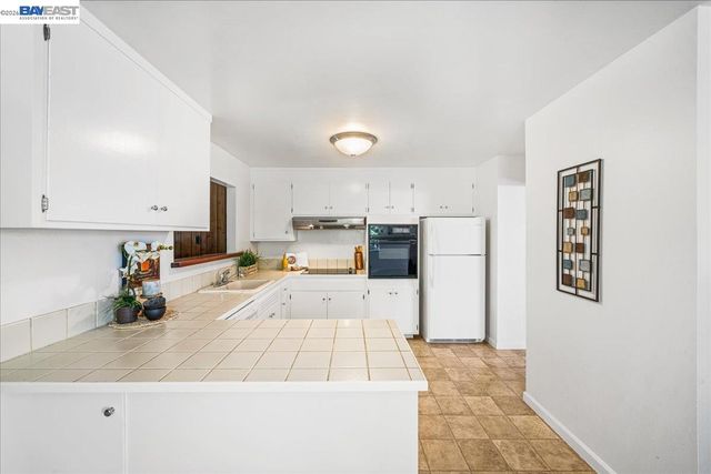 40152 Margery Ct, Fremont, CA 94538