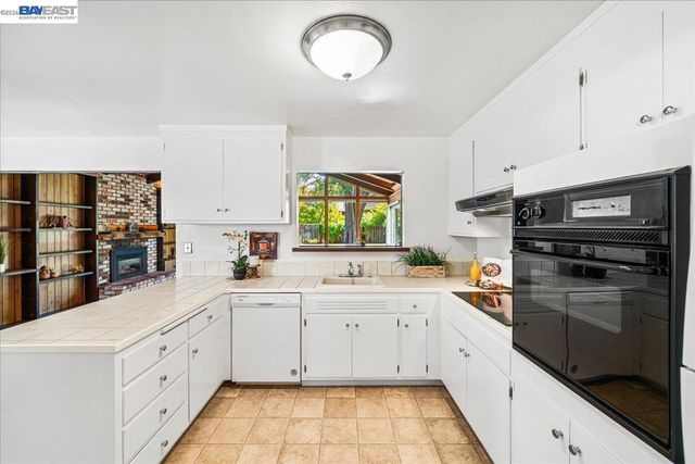 40152 Margery Ct, Fremont, CA 94538