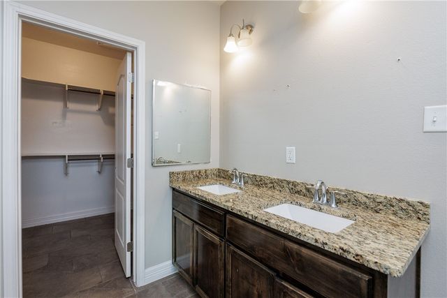 2225 Crystal Bay Dr, Corpus Christi, TX 78414