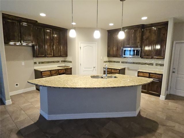 2225 Crystal Bay Dr, Corpus Christi, TX 78414