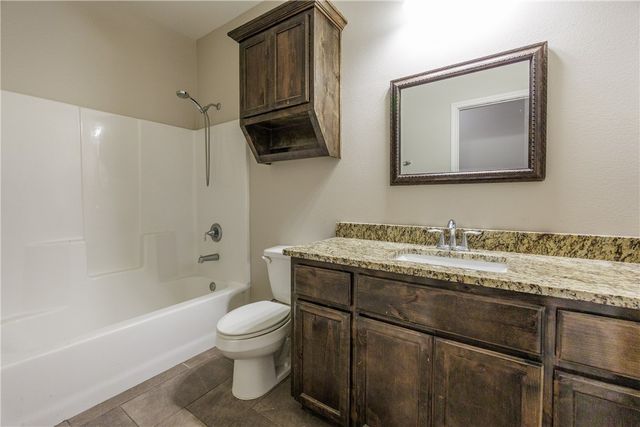 2225 Crystal Bay Dr, Corpus Christi, TX 78414
