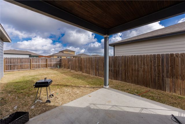 2225 Crystal Bay Dr, Corpus Christi, TX 78414