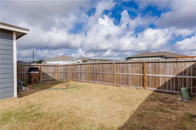 2225 Crystal Bay Dr, Corpus Christi, TX 78414